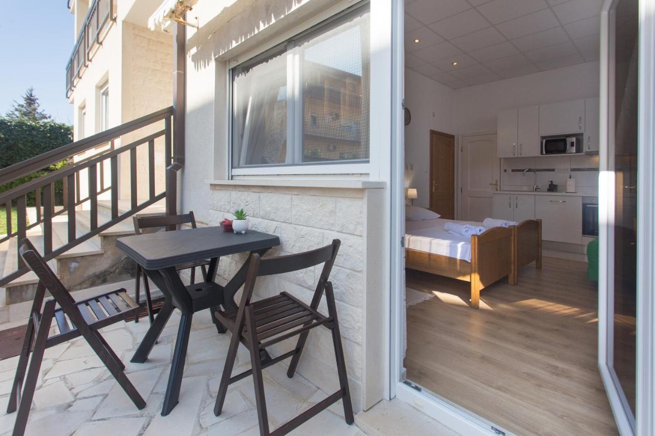Apartments Villa Japeri Kaštela Zimmer foto